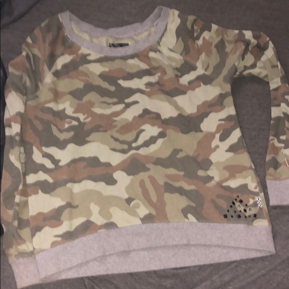 Camo crew neck hoodie.